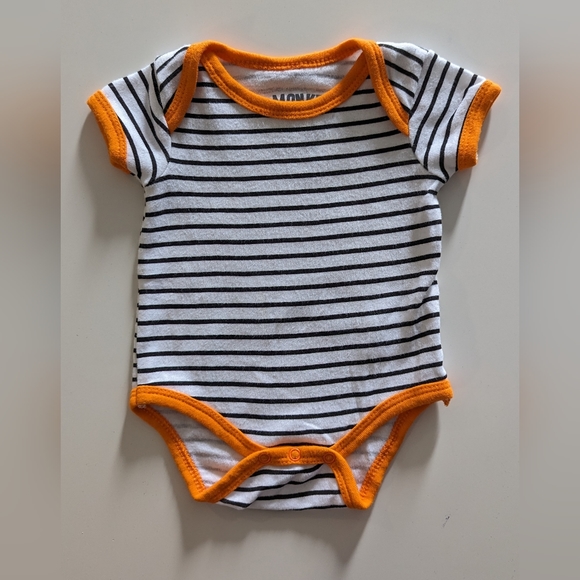 Halloween Bundle - "Cute to the Bone" - Size 0-3 - Picture 6 of 10